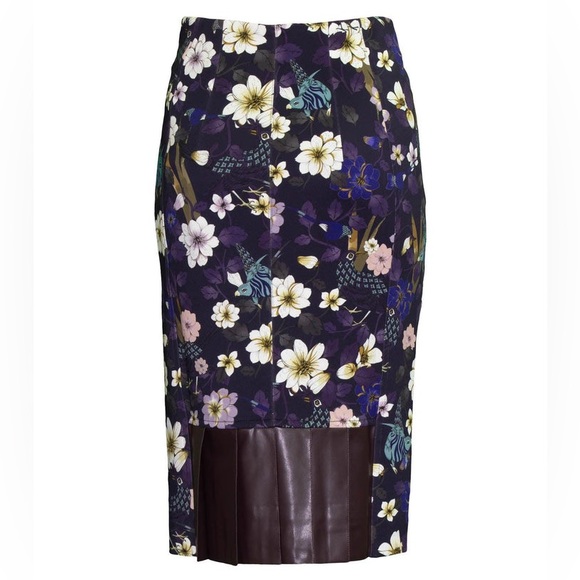 (B47) Marc Cain Print Pencil Midi Skirt Pleat Detail on back, Floral, Size 8,NWT - Picture 2 of 8